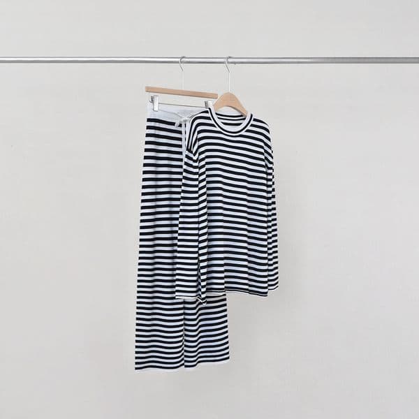 2025 Spring Fashionable Relaxation Wool And Silk Contrast Striped Knitted Set Korean Silhouette Top Casual Pants