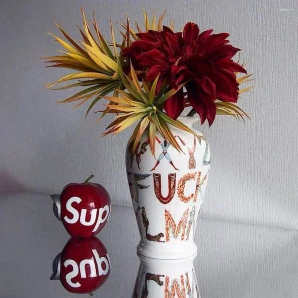Vases 18SS Alphabet Dirty Ceramic Vase INS Style Flower Pot Super Cool Trendy Desktop Ornament Modern Home Decoration Gifts