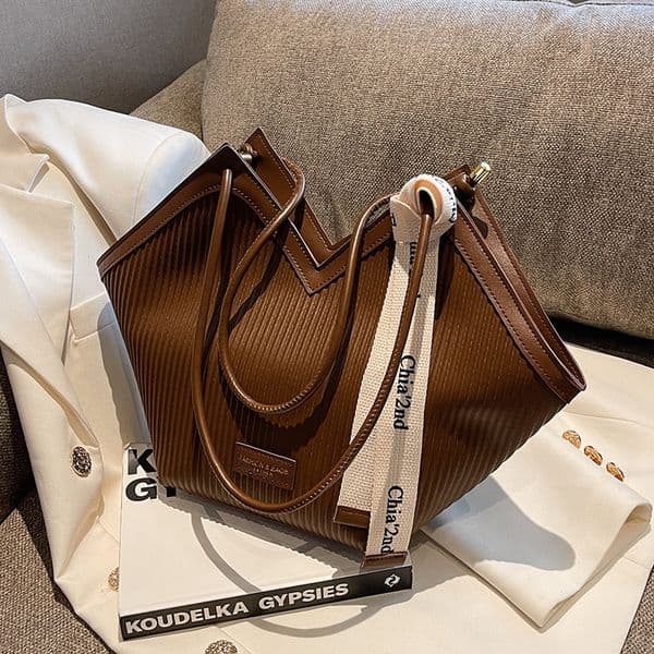 2025 Spring Summer New Fashion hot Designer Women S Handbag Light High Quality Crossbody Trendy Shoulder Multi Functional Wallet Storage Bag