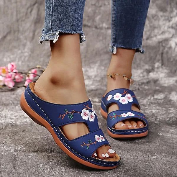 Womens slippers embroidered flowers leather womens sandals outdoor lights casual wedge summer shoes 250321