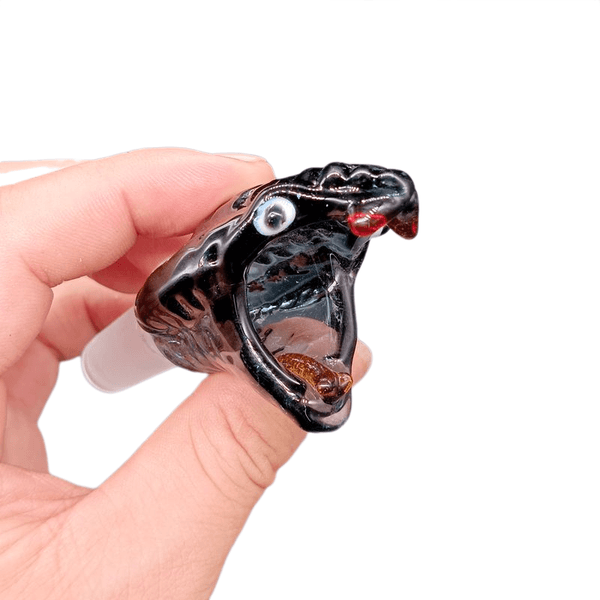 Premium Quality Smoke Gear: Robust & Elegant 14 Millimeter Diameter Snake Skull-Themed Smoking Tool for Connoisseurs
