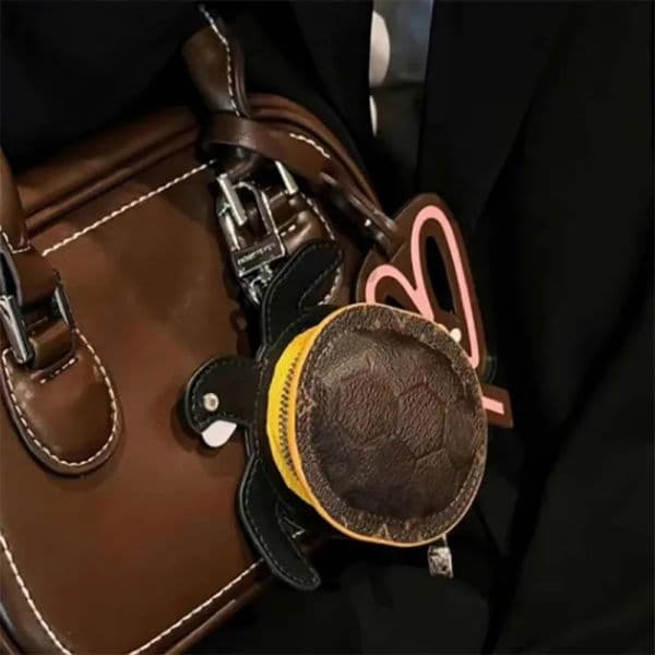 Fashion Designer Keychains Storage Classic Leather MenWomen keychains Luxury car keychains Wallet keychains Storage High quality gifts