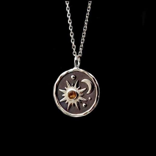 Summer Bohemian Retro Pendant Necklace Fashion Womens Sun and Moon Necklace Jewelry Engagement Commemorative Gift 2024 New Edition W250325