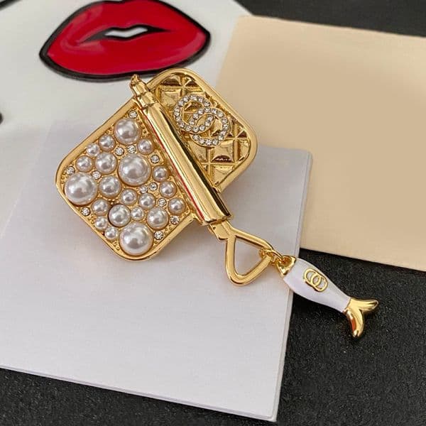 New Styles Pearl Brooches Women's Letter Stamp Copper 18K Gold Plated Crystal Pins Designer Jewelry Brooch Charm Pin Men Womens Wedding Party Clothing Accessories