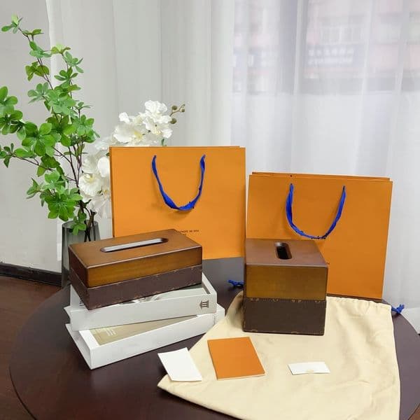 Monogram Designer Boxes Walnut Wood Strawberry Napkin Holder Leather Tissue Box Wooden Table Decoration Home Furnishings Board Drawing Ro S25528 125189