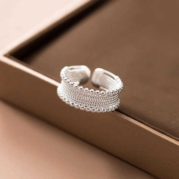 925 sterling silver personalized bead ring suitable for womens engagement and wedding luxury jewelryXJ250327