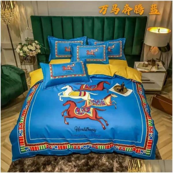 2026 Bedding Sets 3Pcsset Luxury Plaid Set Bed Linen Cotton Duvet Er Pillowcase Bedspread On The Horse cologne Sheet Fitted Drop Delivery Home Gard Ot3mh perfum