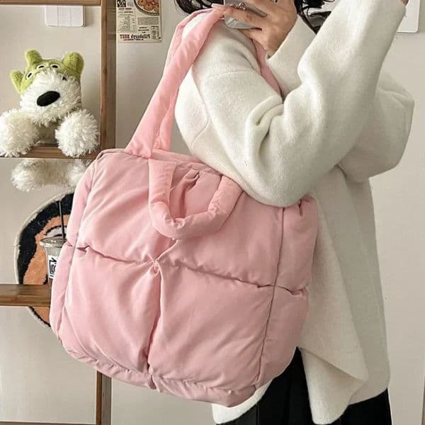 Womens retro checkered bedding shoulder bag solid color soft handbag soft handbag pink Sapce Padded handbag 250326