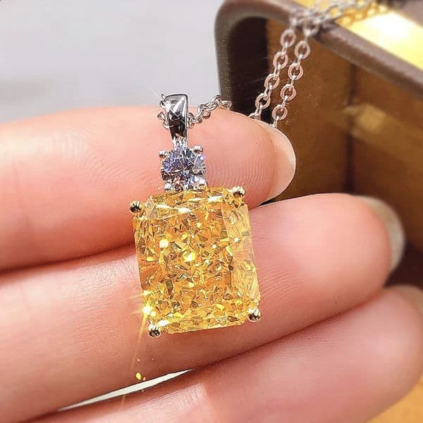 Huitan Gorgeous Yellow Square cubic zirconia pendant necklace exquisite engagement for women gift womens fashion jewelry 250325