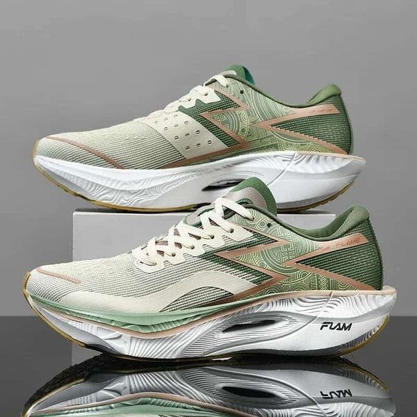 Designer Shoes Air Cushion Carbon Board Sports Running Shoes Men's Breathable And Lightweight Women's Comfortable Sports Shoes Thick Soled Non Slip Sports Shoes