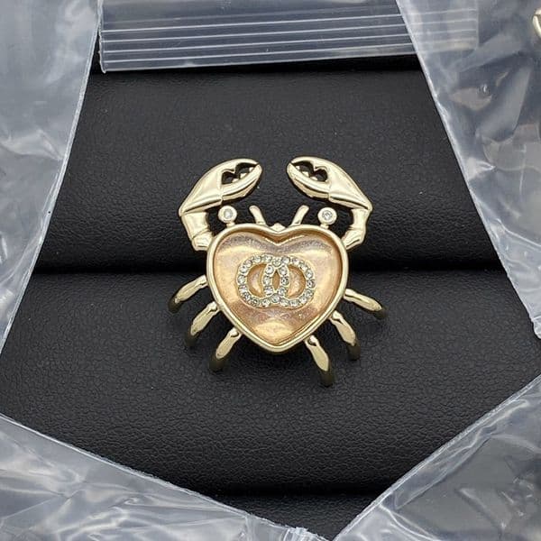 Women Crab Brooch Crystal Pins Flower Brooches New Style Brass Copper Pearl Pin Christmas Gift Party Marry Fashion Jewelry Love High Quality Accessories L260529