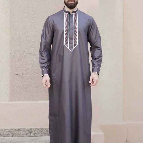Traditional Muslim mens embroidered robe luxurious Arabic style long sleeved Abaya robeXJ250506