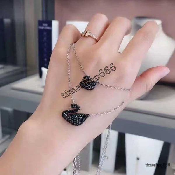 Pendant Necklaces High version Diamond necklace for women Designer necklace elements and crystal collarbone chain Pendant necklace alloy lady jewelry
