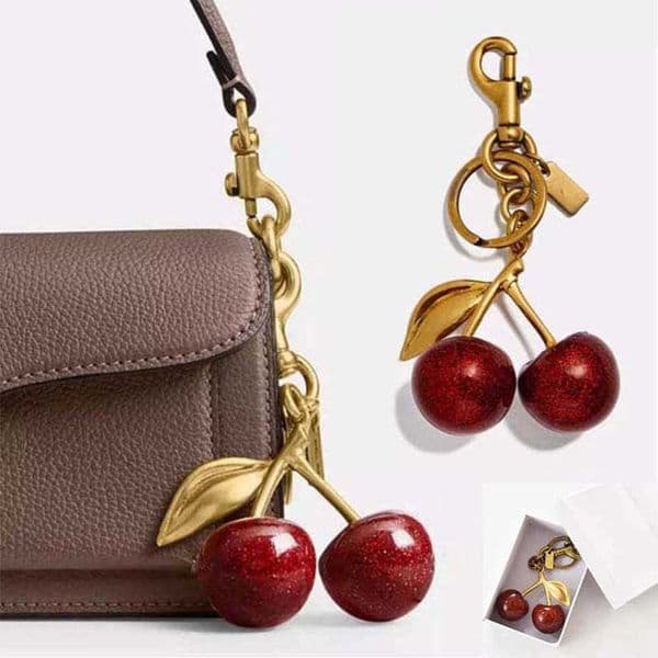 Keychains Lanyards Charm Women Key Rings keychain with box RetroCool Cherry In Glittery Resin Clip it To Favorite Bag Set of Key For Refreshing Style key cha L260425