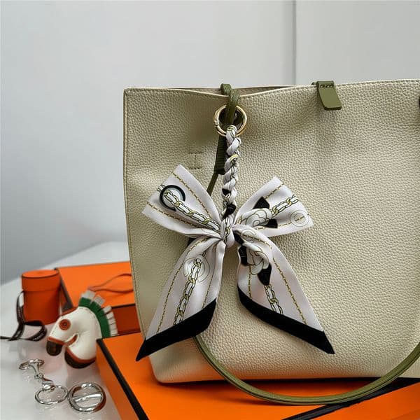 44style Newest Fashion Designer Stripe Print Bags Scraf Silk Scarves Handle Bag Bandanas Lage Lady Wedding Muffler France Wallet Purse Handbag