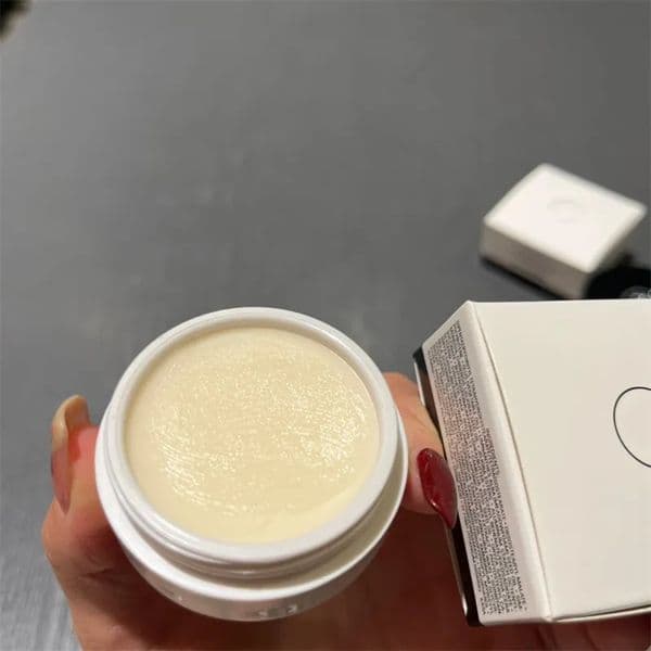 Brand Lip Balm Hydra Beauty Nutrition Baume Nourrissant Levres Nourishing Poids NET 10 g WT.0.35 OZ. Stoc kLip care