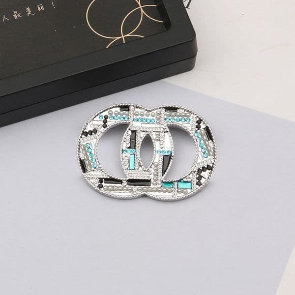Luxury Desinger Brooches Rhinestone Pearl Classic Jewelry Metal Brooch Girls Pin Buckle Women Wedding Party Sweater Cloth Accessories