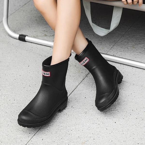 Medium-cylinder Water Shoes Lightweight and Waterproof Rain Boots with Edge Binding Kitchen Water Boots Womens Rubber Shoes 250513
