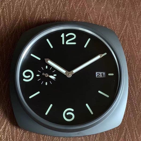 Designer wall clock stainless steel square wall clock silent luminous needle decorative ornament fashionable European-sty W250715 Y260516