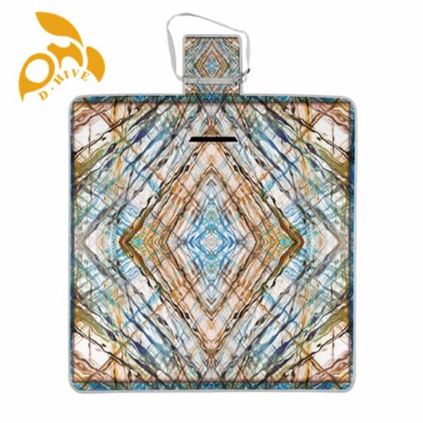 classic Square picnic mat made of polyester fiber and space cotton for camping, picnic sand and grass prevention