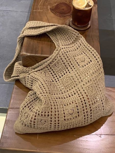 M15 Elegant Womens Travel Ready Shoulder Tote: Spacious Knit Fabric Pouch Suitable For Daily Outings