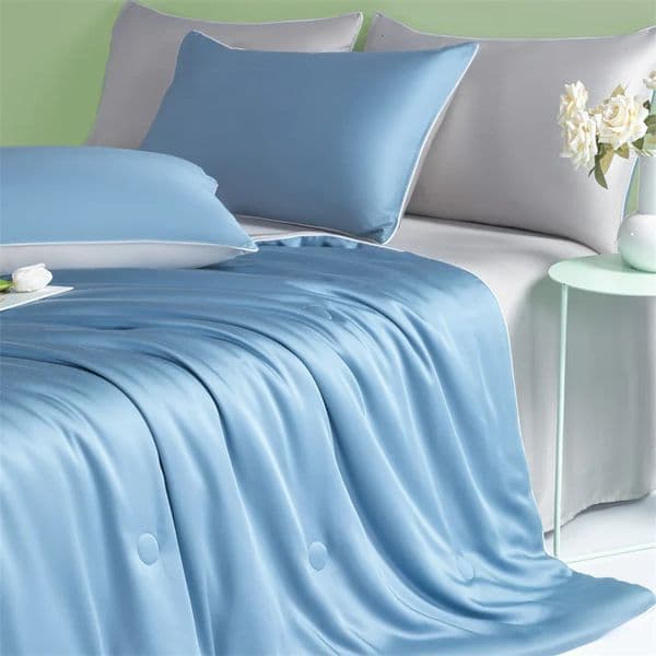 Summer Cooling Blankets Smooth Air Condition Comforter Lightweight Cold Quilt Twin King Size 250517BJ
