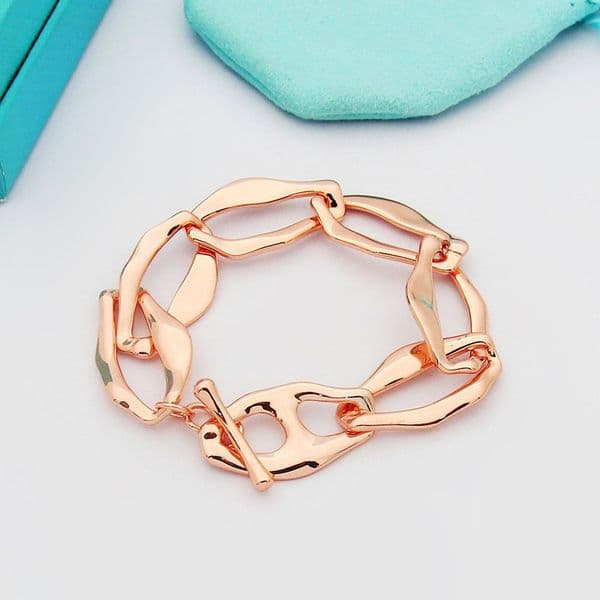 Luxury Retro-Inspired Titanium Steel Watchband for Personalized Styling New Letter Design by Trendsetters