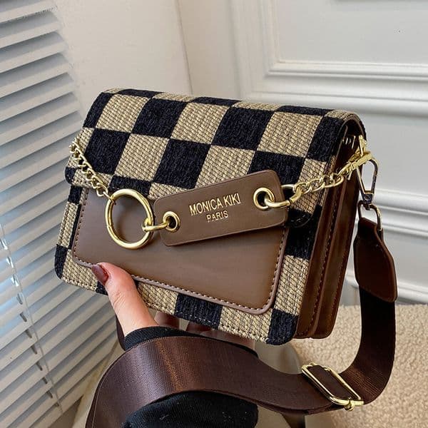 High end Western style small for women in the spring of 2023, trendy and versatile crossbody bag, super popular fashion shoulder bag