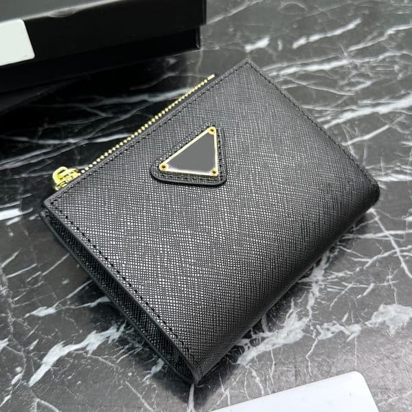 Womens Wallet Coin Pouch Zipper Poucht Slot Pocket Interior Compartment High Quality Leather Short Box Cardholder Designer Card Holder Women Wallets Designers