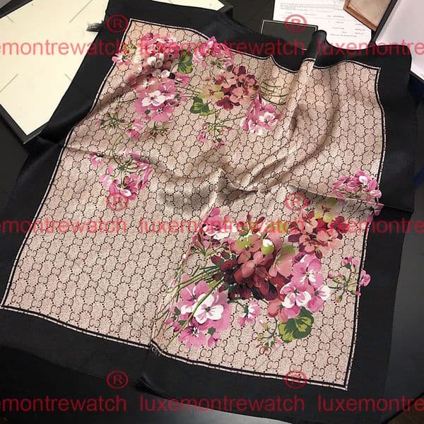 Flora silk scarf Scarves Letter Print Silk Hair Scarf designer scarf for women Women Design Satin Neckerchief Female head scarf Wrist Foulard Shawl Wraps echarpe 31