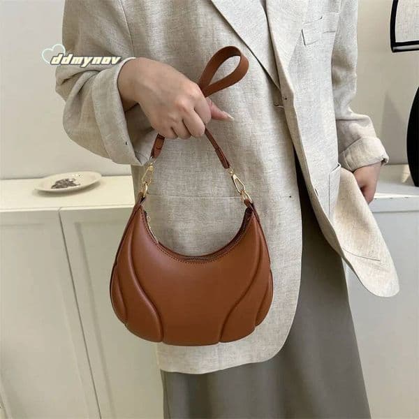 Retro Solid Color Saddle High Quality Leather Shoulder Bags for Women Y2K Simple Ladies Crossbody Bag Designer Hobos Handbag ddmynov