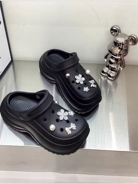 Fashionable Ladies' Footwear - Durable & Lightweight Sandal