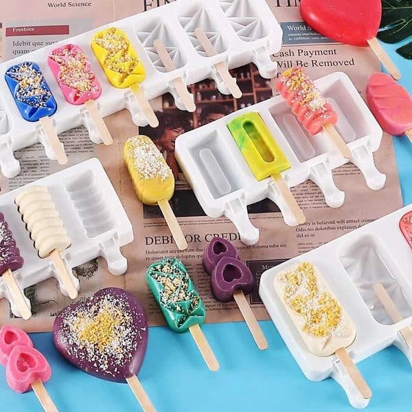 New Silicone Ice Cream Mold DIY Love Oval Cartoon Popsicle Pastry Chocolate cameo Mold Summer ice cube Making Kit Kitchen tools X250524