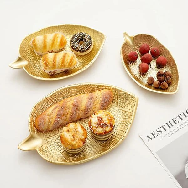 Nordic Decorative Tray Gold Leaf Shape Serving Tray Jewelry Pallet Fruit Snack Dish Table Decoration Storage Organizer 250521BJ