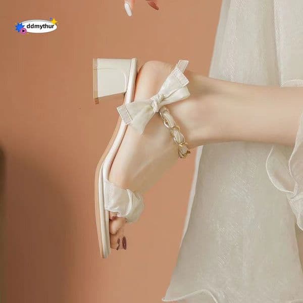 One to wear outdoors in summer 2024, new butterfly bow one string French sandals for women with skirts ddmythur