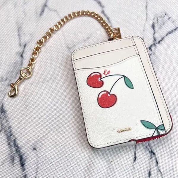 Designer Keychain For Women Bag Charm Keyring cherry Fashion Mens Key Chain Leather Wallet Keychains Luxury Mini Purse Bag Pendant Lanyards dhgate