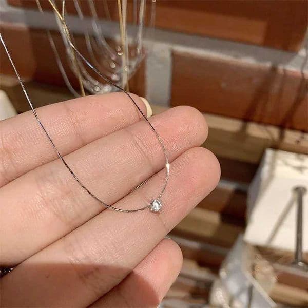 Ultra-Fine Single Zircon Pendant Necklace Womens Clavicle Chain Luxury Snake Bone Chain Jewelry Wholesale XJ250528