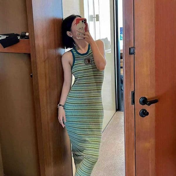 Basic & Casual Dresses designer woman Summer New Knitted Vest Skirt for Women Look Thin Striped Straps Hip Wrapping Dresses