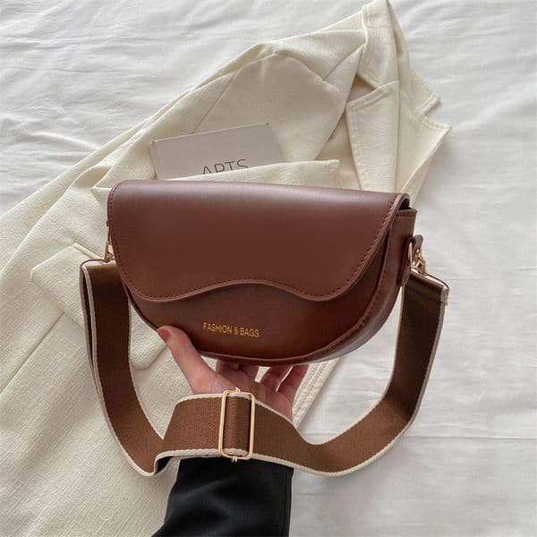 Commuting Large Capacity Textured Shaped Saddle Bag Designer Fashion Trend Free Shipping Simple Personality Women's Crossbody Shopping Bag Shoulder Bag Handbag
