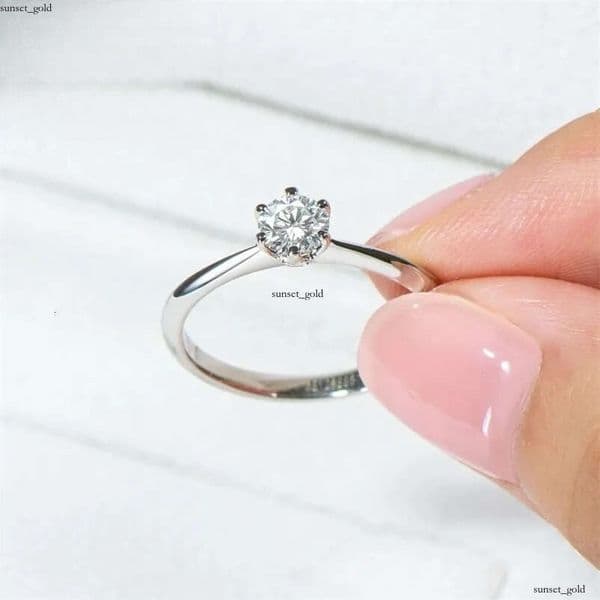 IOGOU Mosanite Diamond Rings for Women 0.5 Engagement Round Cut Solitaire Ring Real 925 Sterling Silver Wholesale Jewelry250122bj 1e