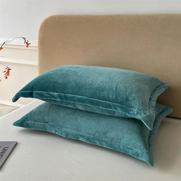 Solid Color Pillows Cover Velvet Pillowslip funda almohada 48x74cm Pillowcase Rectangle Cushion Cover 2pcs Warm Pillow Cases 251128