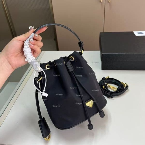 Designer Bag High-Quality Bag Umbrella Cloth Nylon Bucket Bag Women's Bag Messenger Bag New Casual Single-Shoulder Handbag for Women 10A
