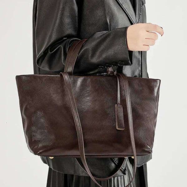 Designer Luxury Women S Oil Wax Genuine Leather Lady Fashion Real Cowhide Bag Female Luxury Design High Capacity Commuting Handbag