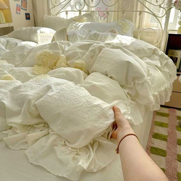 INS Princess Girls Bedding Sets Solid Color Ruffles Flowers Ivory Duvet Cover Set low Covers Quilt Cover Bed Sheet Sets H251203