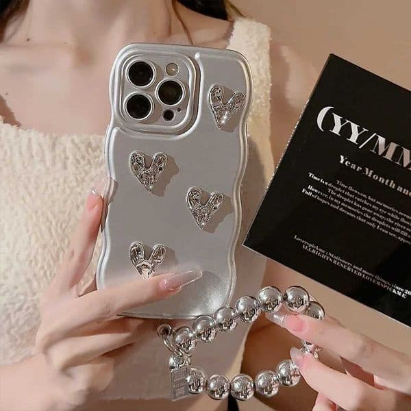 Luxury Plating 3D Wrinkle Love Heart Wavy Edge Bracelet Phone Case For iPhone 16 15 14 13 12 11 Pro Max Stylish Shockproof Cover M251203