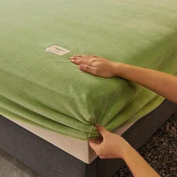 Soft Warm Thick Velvet Fitted Sheet High Quality Non Slip Mattress Cover Adjustable Protector Soft Bed Sheet with Elastic 251128