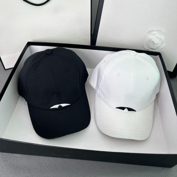 Sports Designer hat baseball Caps Women Hole Outdoor Sunshade Warmth Letter Embroidery Fashion adjustable cap