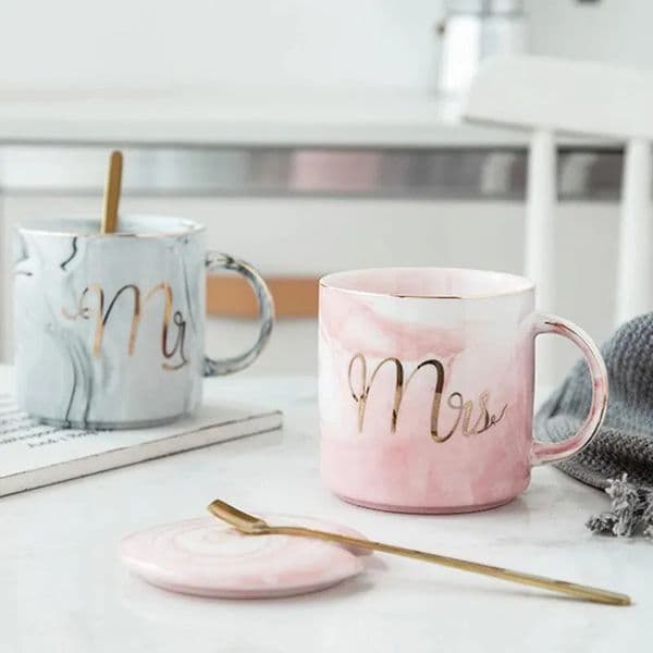MrMrs Ceramic Mug With Lid and Stainless Steel Spoon Coffe Cup Gift for Couple Lovers 400450ml 251203