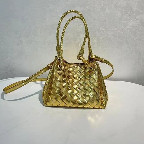 2026 new model Real leather woven bag women s new fashionable and versatile diamond grid designer crossbody shoulder bag parachute handbag luxury bag