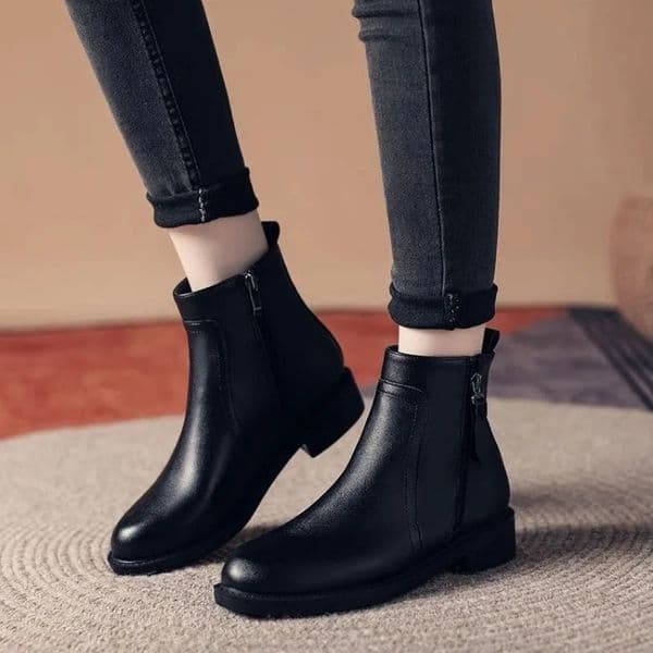 2025 Autumn and Winter Fashion Womens Ankle Boots Side Zipper Low Heel Versatile and Slimming Ankle Boots 251204